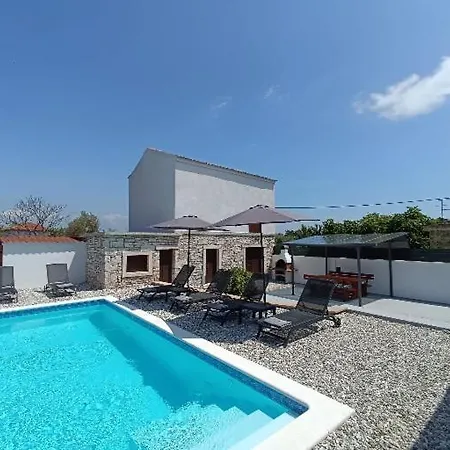 Latin Hébergement de vacances