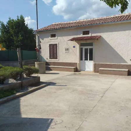 Vakantiehuis Latin Peruški