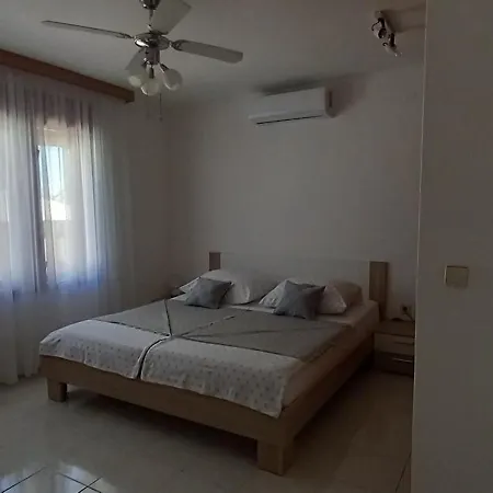 Latin Ferienhaus Peruški